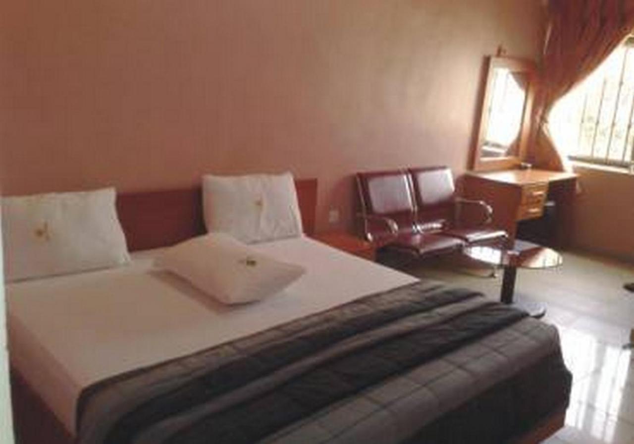 Room In Lodge - Londa Hotel And Suites Port Harcourt Luaran gambar